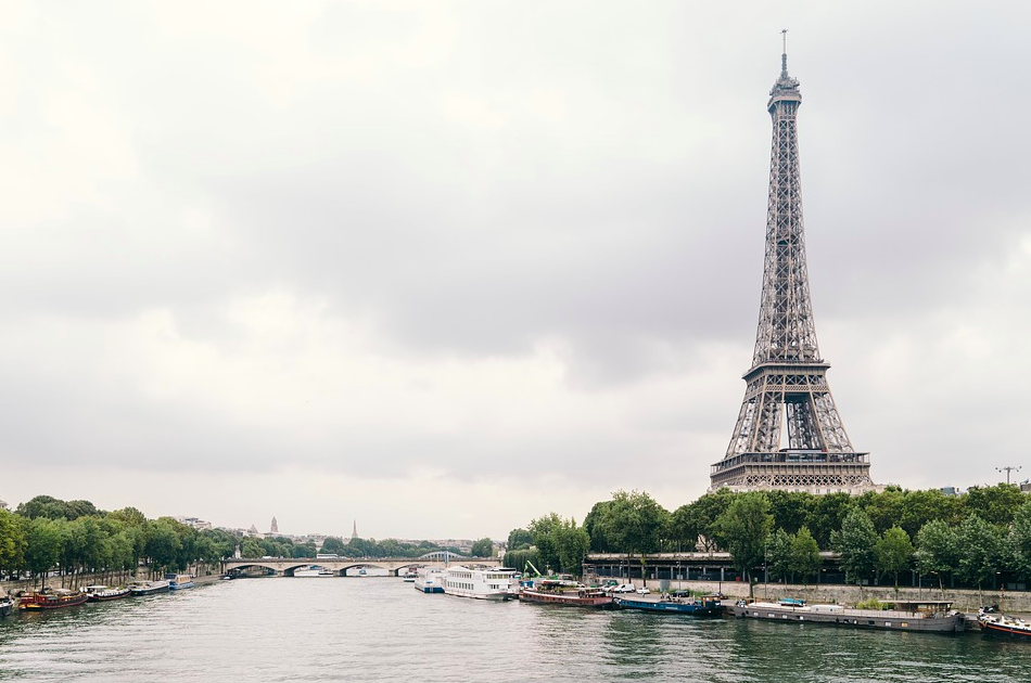 В Париже из-за распространения COVID-19 прекращена ночная жизнь. Фото с сайта pixabay.сom